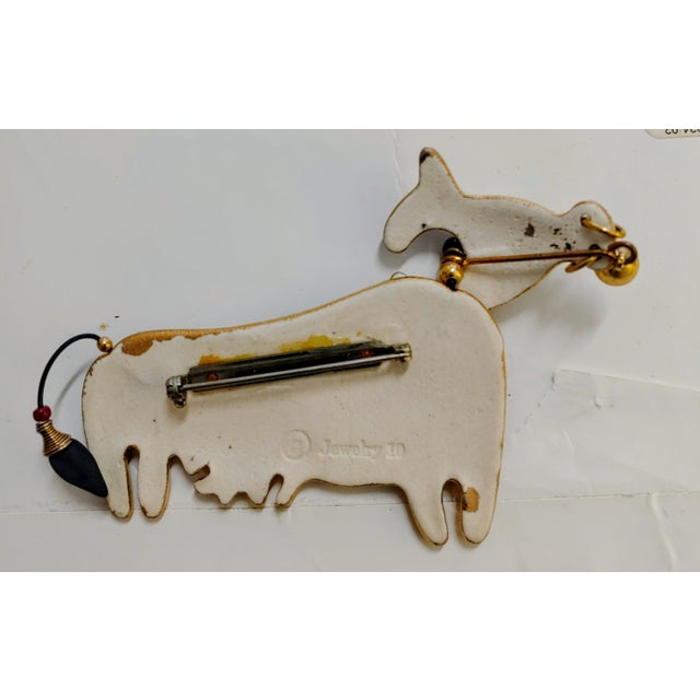 Late 20th Century Signed Jewelry 10 Artisan Cynthia Chuang Porcelain Nodding Cow Brooch For Sale - Image 4 of 4