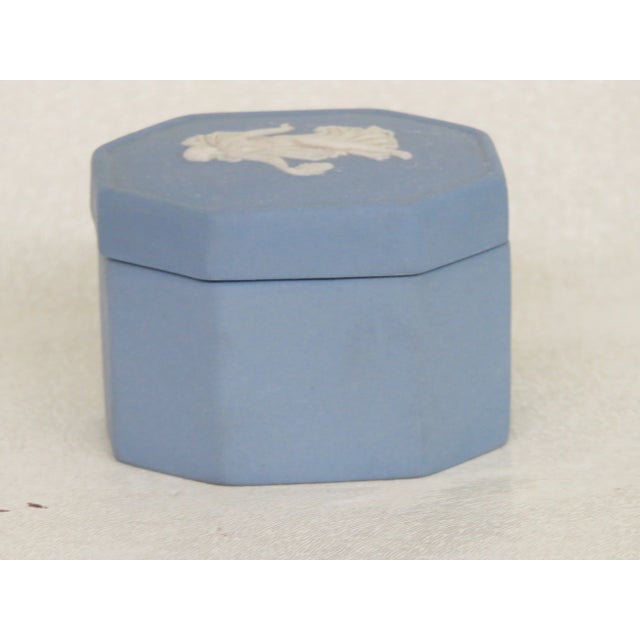 Mid 20th Century Wedgwood Jasperware Blue Octagon Cameo Ring Dish Jewelry Pill Box With Lid For Sale - Image 5 of 13