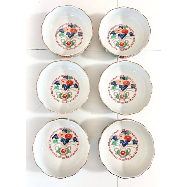 Vintage Imari Rice Bowls – Japanese Floral Vase Panel Design, Scalloped Rim - Set of 6 For Sale - Image 4 of 15