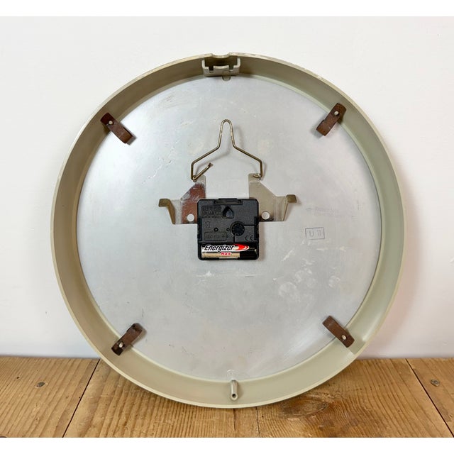 Vintage Industrial Wall Clock from TN, 1960s For Sale - Image 15 of 16