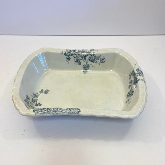 Antique White 1890s F. J. Emery Versailles Blue & White English Ironstone Serving Dish For Sale - Image 8 of 8