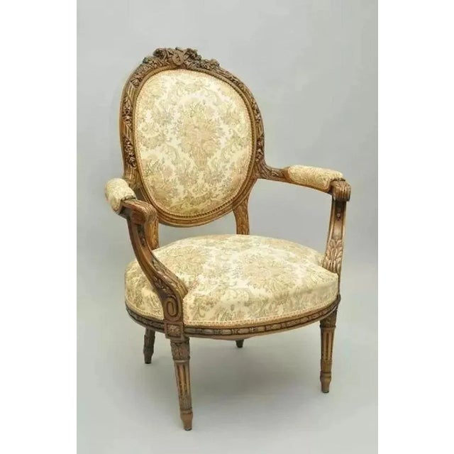 Early 20th Century French Victorian Louis XVI Style Finely Carved Walnut Musical Instrument Chair For Sale - Image 4 of 10
