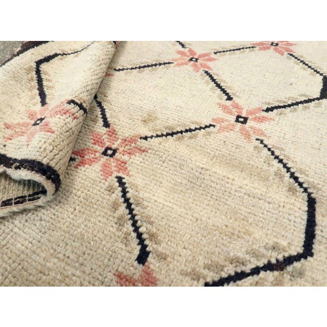 Textile Galerie Shabab Collection Mid-20th Century Turkish Anatolian Rug For Sale - Image 7 of 7