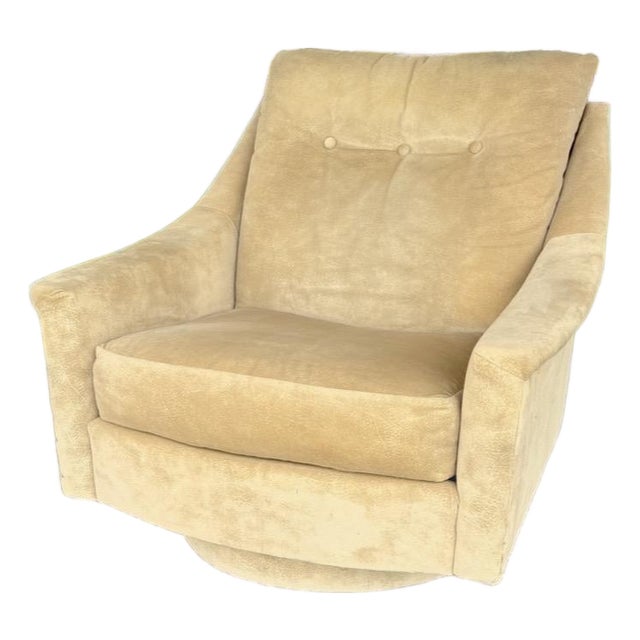 Mid Century Swivel Club Chair in the Style of Milo Baughman For Sale