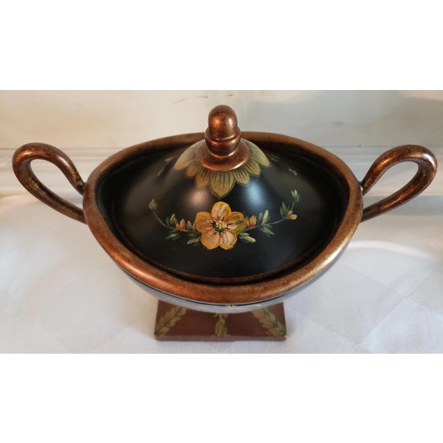 Japanese Vintage 1950s Hand Painted Decorative Ceramic Urns - a Pair For Sale - Image 9 of 12