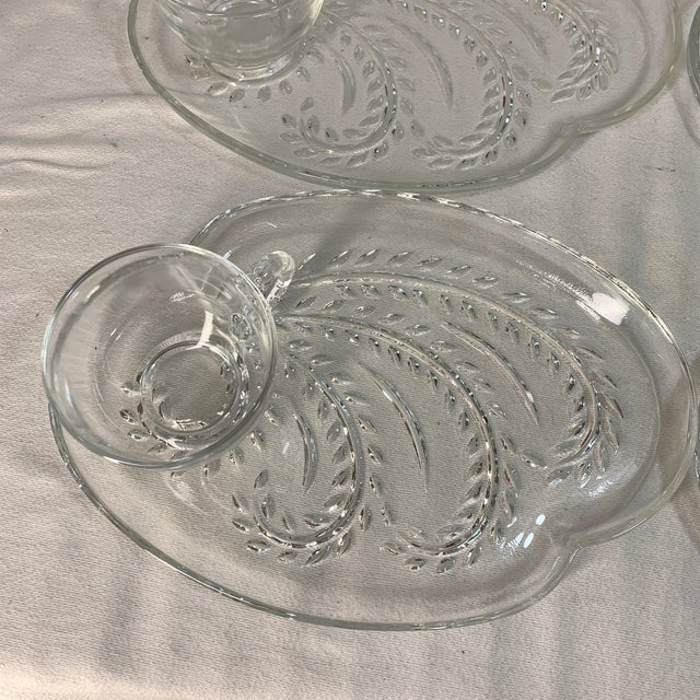 Mid-Century Modern Vintage Federal Glass Homestead Hospitality Snack Set - Service for 4 - 8 pcs For Sale - Image 3 of 4