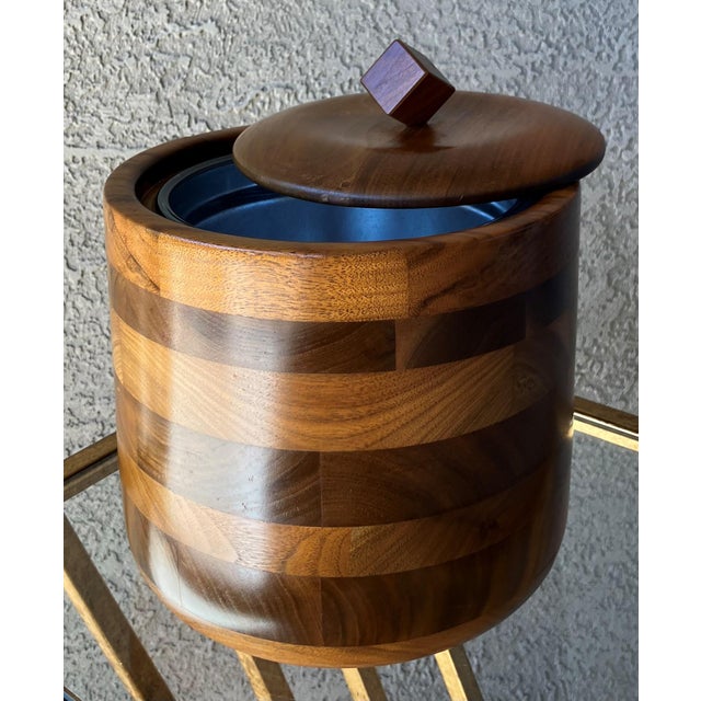 Circa 1970/1980 Sleek & Chic Walnut Wood Ice Bucket With Attached Insulated Glass Insert For Sale - Image 14 of 18