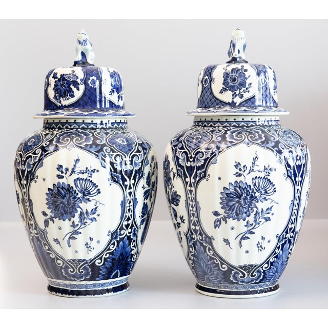 1960s Large Mid-Century Dutch Delft Lidded Ginger Jars Vases - A Pair For Sale - Image 5 of 14