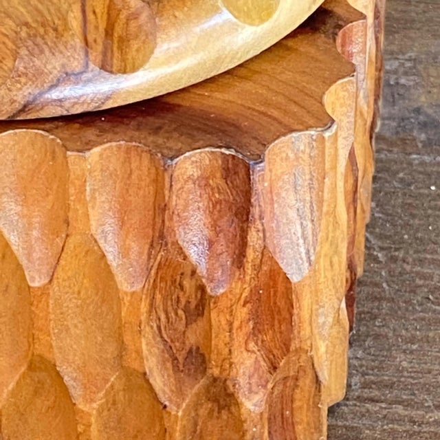 This box has a beautiful Patina. In perfect condition, you can use it as a jewelry box, or even to put a candle in the...