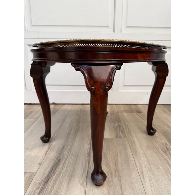 Queen Anne Mid-Century Queen Anne Style Mahogany Side Table With Engraved Brass Tray For Sale - Image 3 of 18