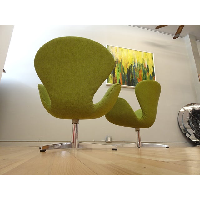 1960s Pair Arne Jacobsen Swan Chairs Early Edition Model 1066 For Sale - Image 14 of 18