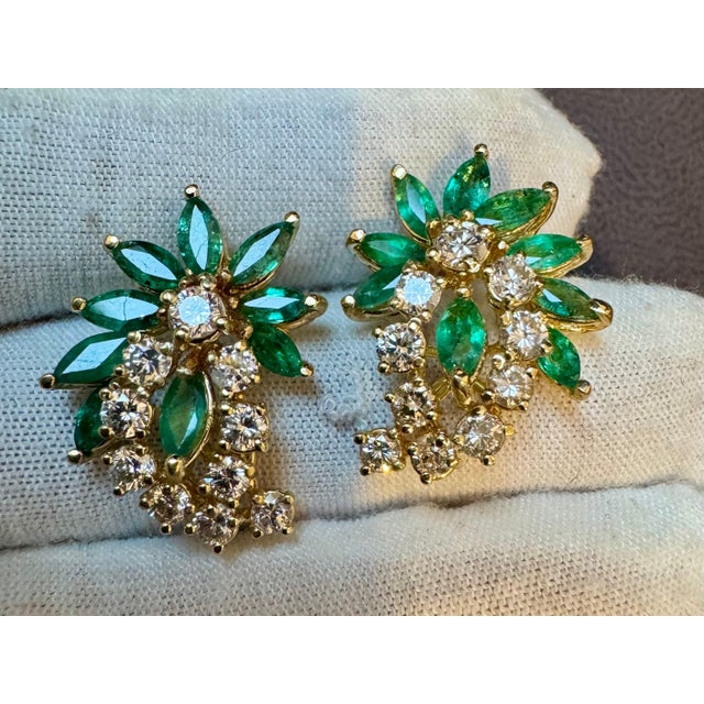 1.8Ct Natural Brazilin Marquise Emerald & 2.0 Ct Diamond Clip on Earring 18 KYG For Sale - Image 4 of 18