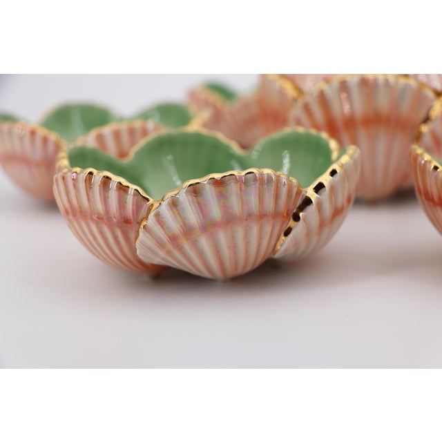 1950s Mid-Century Modern Portuguese Majolica Set of Six Seashell Bowls and a Seashell Box , Studio Pottery For Sale - Image 5 of 17