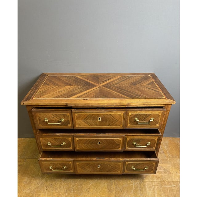 Louis XVI Commode with Central Projection, 1800s For Sale - Image 5 of 8