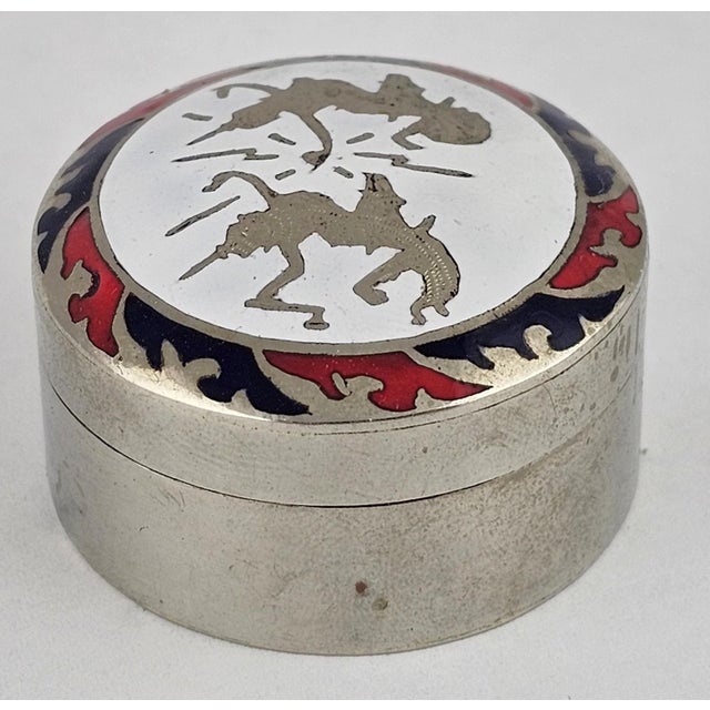 Vintage Siam Sterling Silver Enamel Pill Box Thai Dancers White, Blue & Red For Sale - Image 4 of 12