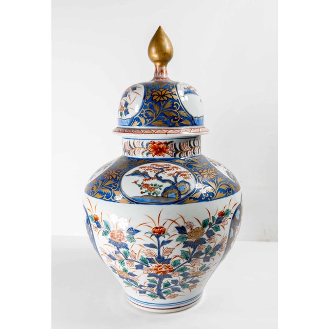 19th Century Japanese Imari Polychrome Baluster Form Vase in Chinoiserie Taste For Sale In New York - Image 6 of 18