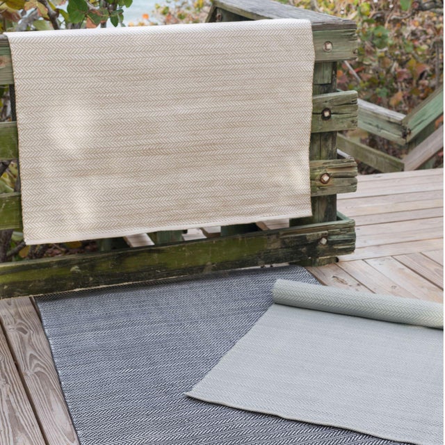 Contemporary Dash & Albert by Annie Selke Herringbone Linen/White Indoor/Outdoor Rug, 7' 6" x 9' 6" For Sale - Image 3 of 6