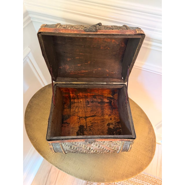 Wood Vintage Asian Woven Bamboo and Wicker Mini Chest With Handle For Sale - Image 7 of 8