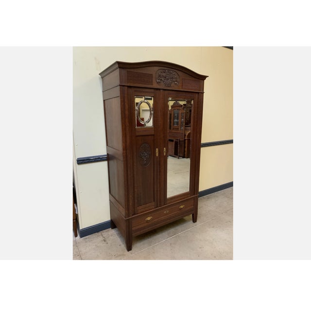 Age: circa 1910 Wood type: solid oak Condition: very good, meticulously maintained, fully restored original condition...