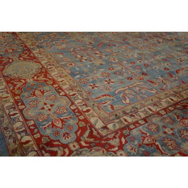 The field gently cloud-abrashes to pale blue from a powder-beige tonality, and it displays a unidirectional close and...