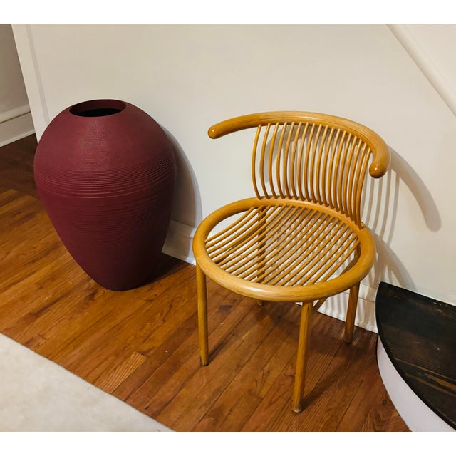 Burgundy 1980s Corrugated Cardboard Large Vessel Floor Vase in Bordeaux by Flute Chicago For Sale - Image 8 of 8