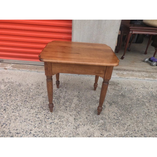 Nichols & Stone 20th Century Traditional Nichols & Stone Mahogany End Table RDV For Sale - Image 4 of 7