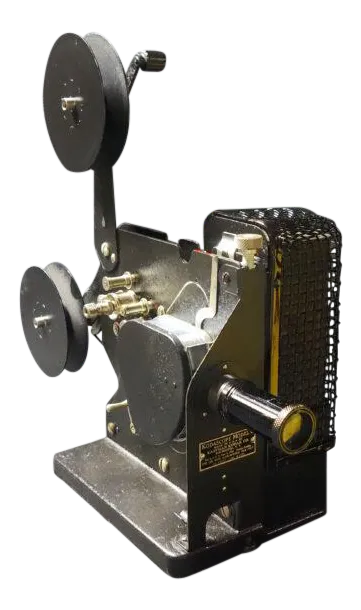 現状品　KODASCOPE MODEL C 1920s 16mm Kodascope Model 'C' Cinema Projector | Chairish