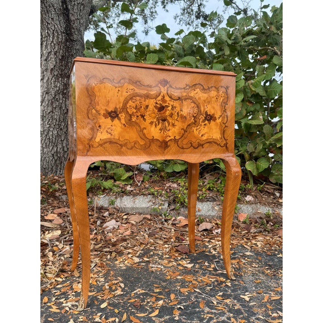 1940s Louis XV Style Italian Marquetry Inlaid Bureau De Dame Ladies Writing Desk For Sale - Image 9 of 9