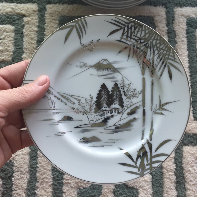 Mid Century Japanese Kutani Handpainted Dinnerware Plates & Bowls 18