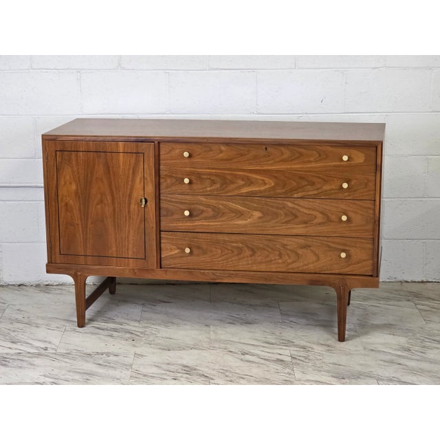 Drexel 1950s Drexel Apart-Mates 8 Drawer Dresser For Sale - Image 4 of 8