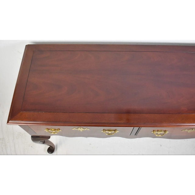 Kindel Furniture Mid 20th Century Kindel Chippendale Style Mahogany Huntsboard Sideboard Server Williamsburg Style For Sale - Image 4 of 7