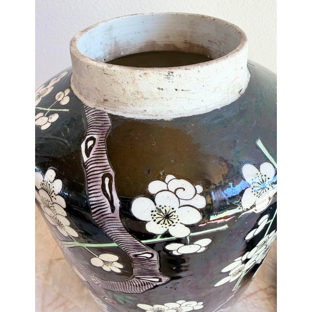 Antique Chinese Famille Noir Kangxi Qing Era Blossom Porcelain Vase W/ Jade Lid For Sale In Los Angeles - Image 6 of 11