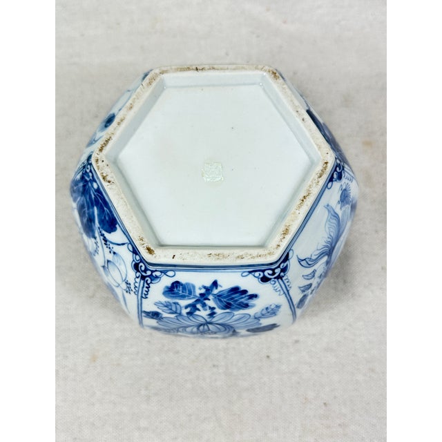 Vintage Blue & White Ginger Jar For Sale In New Orleans - Image 6 of 7