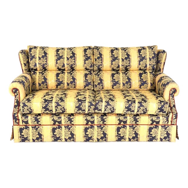 Late 20th Century Peter Guild Upholstery Fine English Fabric Upholstered Rolled Arm Loveseat For Sale