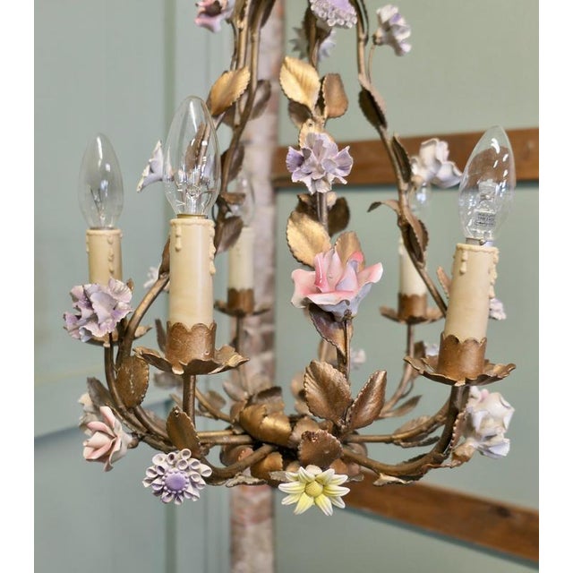 French Gilt Toleware and Floral Ceramic 6-Branch Chandelier, 1930s For Sale - Image 3 of 8