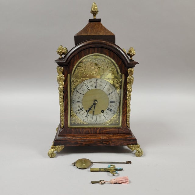 Victorian Antique French Tiger Oak Bracket Mantel Clock With Ormolu Caryatids & Pineapple Finials For Sale - Image 3 of 13