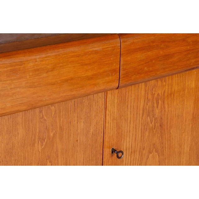 Czech Art Deco Display Cabinet in Oak and Glass, 1940s For Sale - Image 12 of 17