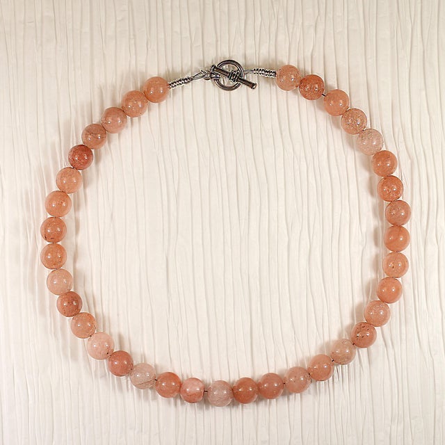 Ajd 16 Inch Orange/Peach Agate Necklace With Bali Silver Toggle Clasp For Sale - Image 4 of 6