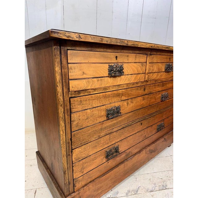 1910s Edwardian Chest of Drawers in Oak, 1910 For Sale - Image 5 of 12