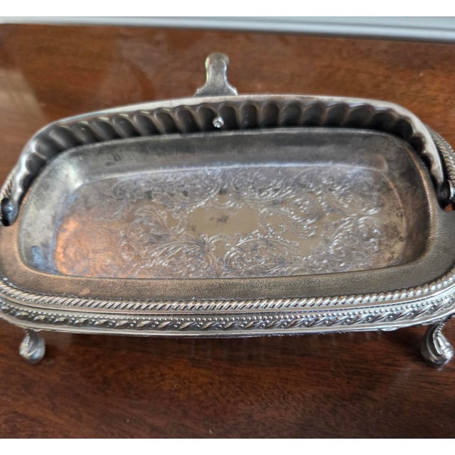 Vintage Silver Plated Domed Scalloped Butter Dish For Sale In Indianapolis - Image 6 of 12
