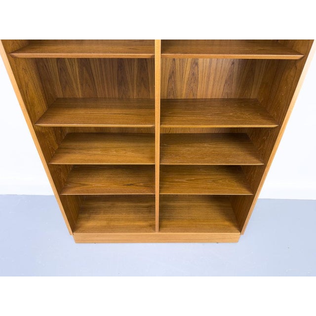 Purple Large Vintage Teak Bookcase by Carlo Jensen for Hundevad & Co., 1960s For Sale - Image 8 of 18