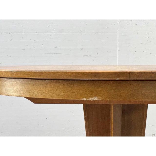 Round Extendable Table in Walnut, 1960s For Sale - Image 17 of 18