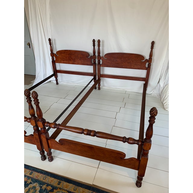 1950s Pair of Vintage Pineapple Post 1950's Colonial Twin Size Bed Frames For Sale - Image 5 of 18