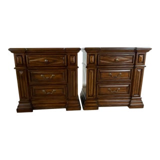 1990s Vintage Gentleman’s Chest Nightstands in Walnut - a Pair For Sale