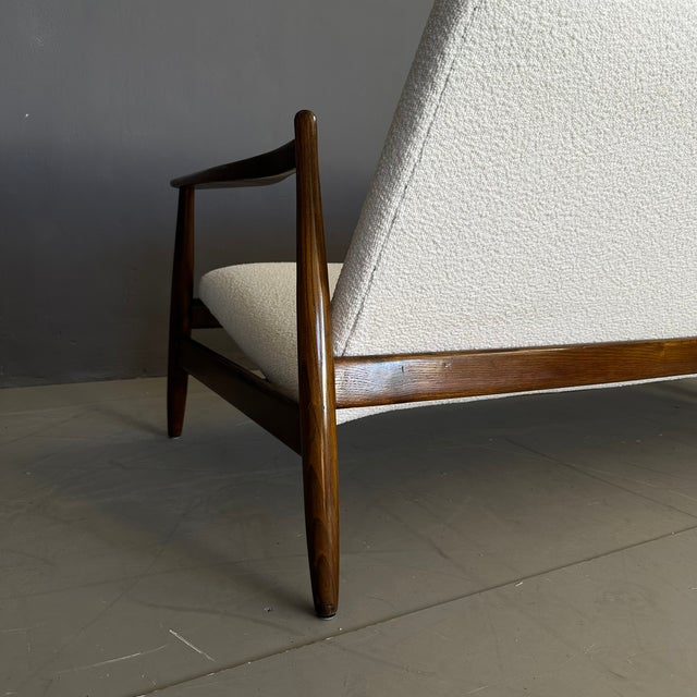 Wood Vintage Italian Sofa in White Bouclé Fabric and Wood from Pizzetti, 1960s For Sale - Image 7 of 16