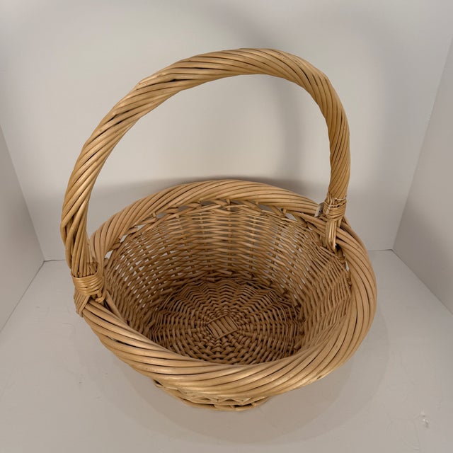 1980s Vintage Unused Natural Color Willow Basket With Twisted Handle For Sale - Image 5 of 8
