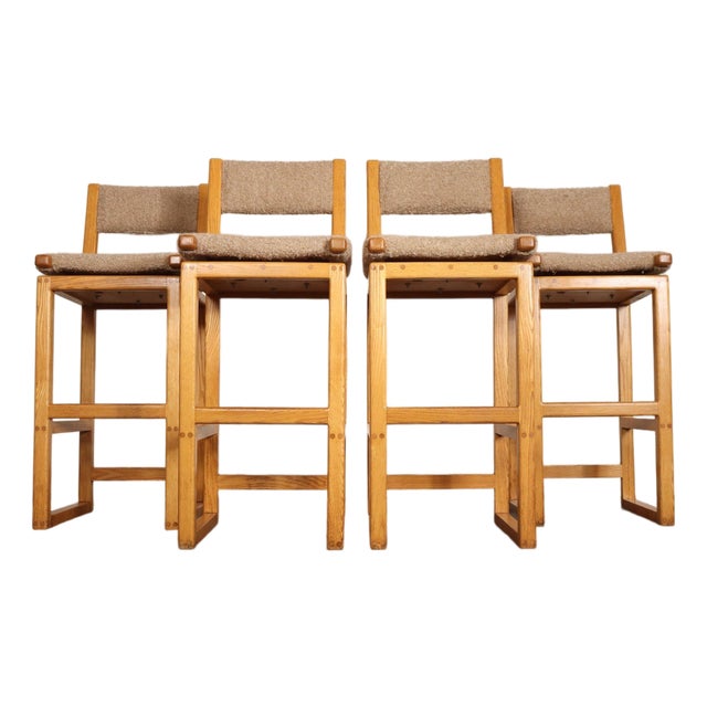 Set of Four Vintage Postmodern Swiveling Bar Stools in Oak and Tawny Bouclé For Sale