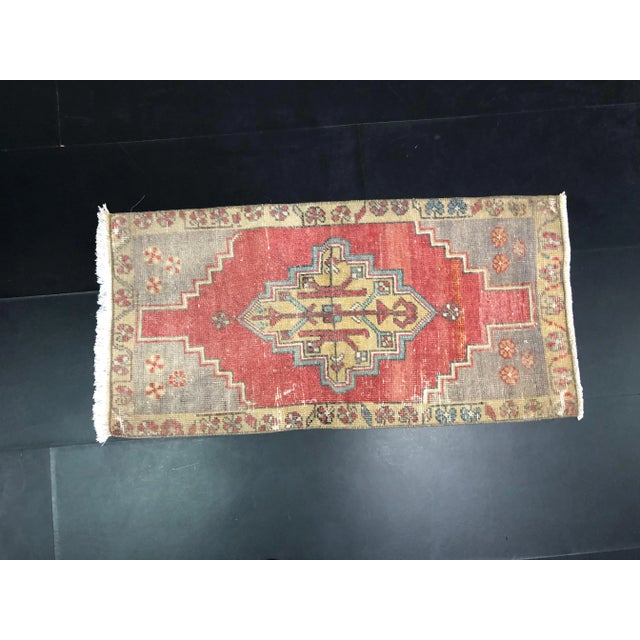 Traditional 1960s Vintage Turkish Rug-1’6’x3’1" For Sale - Image 3 of 6
