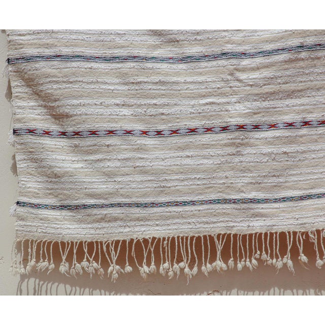 Vintage Moroccan Berber Shawl, Handwoven Wool, 1950s Bohemian Style For Sale - Image 9 of 18
