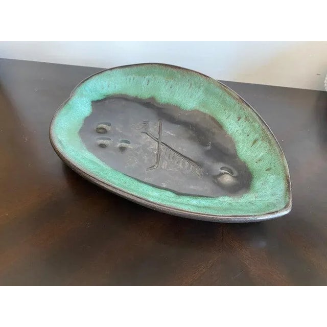 Green Mariana Van Allesch 1940s American Studio Pottery Leaf Bowl For Sale - Image 8 of 13